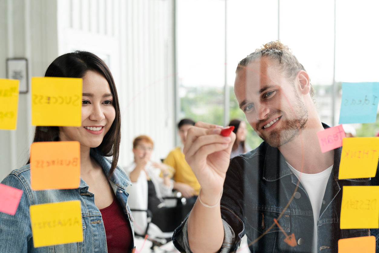 La facilitat per treballar en equip servirà per trobar feines ben remunerades La creativitat i col·laboració són aspectes que es valoraran en les noves professions istockfoto.com