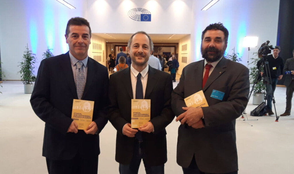 Marcos Eguiguren CEO Banking on Values - A.Baranes presidente Fondazione Finanza Etica - Ugo Biggeri presidente Banca Etica-1