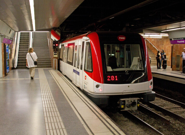 Andana d’una estació de metro de Barcelona | TMB