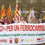 Imatge d'arxiu d'una manifestació en una vaga anterior a l'estació de Sants