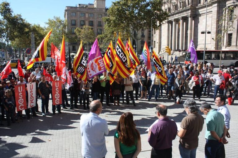 Lectura del manifest a la plaça d'Antonio López