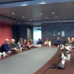 Els sindicalistes tancats deixen la meitat de la mesa a l'espera del govern