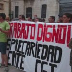 Imatge de la protesta que van iniciar els treballadors d'EEMTE l'estiu passat a Tarragona