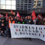 Delegats de la comarca concentrats davant el jutjat de Sabadell