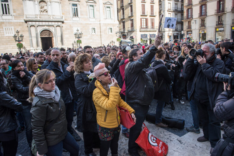 Manifestació de treballadors de Metro de Barcelona, davant l'Ajuntament de Barcelona Foto: SANDRA LÀZARO