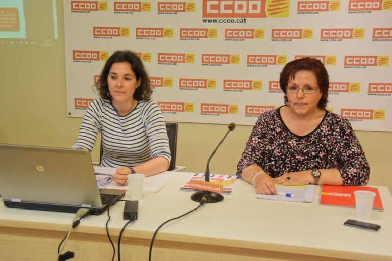 Romina Garcia i Antònia Pascual, en la presentació de l'estudi de l'atur a Catalunya de CCOO