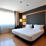 Netejar habitacions d'hotel és una de les feines que s'externalitzen a empreses de serveis integrals foto: UGT