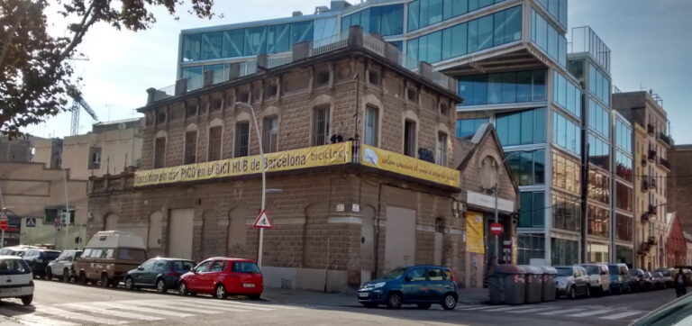 L'edifici on s'ubicarà el Hub de la bicicleta està en un dels eixos de creixement del Poble Nou Foto: Biciclot