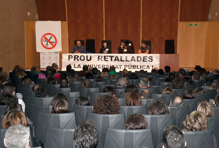 Acte contra les retallades a la Universitat de Lleida foto: UDL