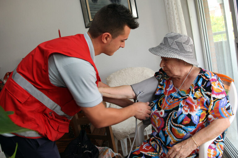 servei de teleasistència de Barcelona; foto; TELEVIDA