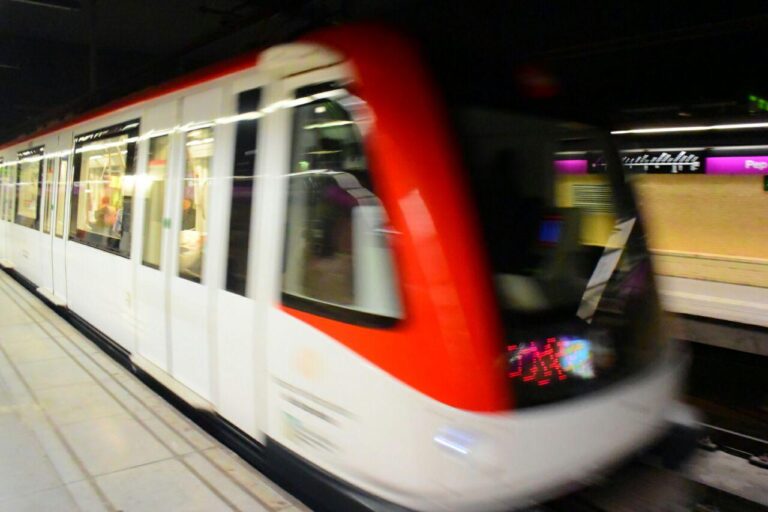 Un comboi de Metro de Barcelona Foto: TOMEU FERRE