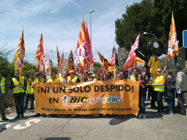 Imatrge de l'inici de la manifestació dels treballadors de Bic a Tarragona