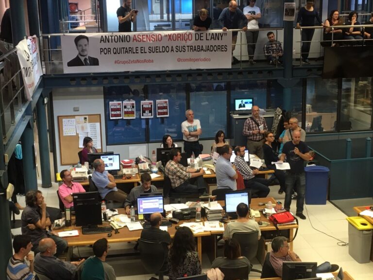 Assemblea a la redacció de El Periódico foto: comitè El Periódico