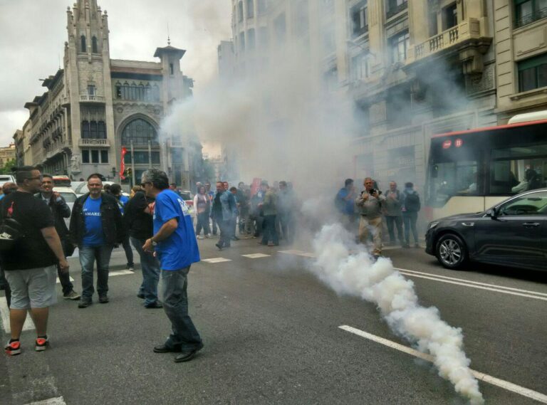 Una concentració de treballadors d'hostaleria foto: TOMEU FERRER