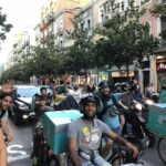 Un grup de riders desfilen per Sant Gervasi foto IAC