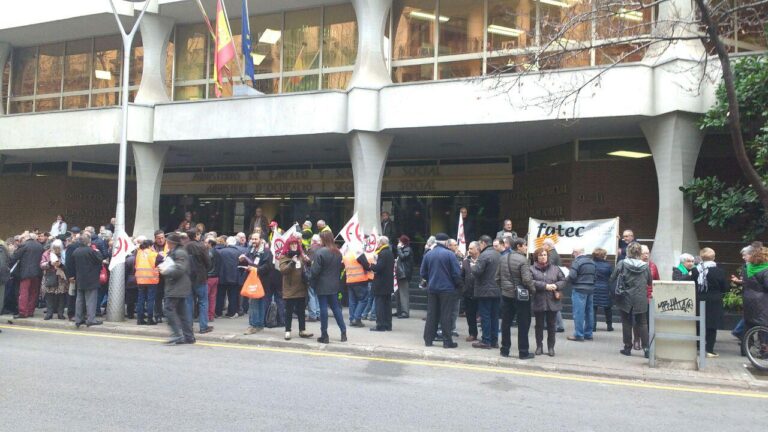 Concentració de jubilats contra la congelació de les pensions Foto: Tomeu Ferrer