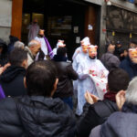 Els treballadors sortint de la seu de la patronal foto: Càrnies en Lluita
