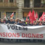 Concentració de jubilats davant la seu de l'INSS a Barcelona Foto: Tomeu Ferrer