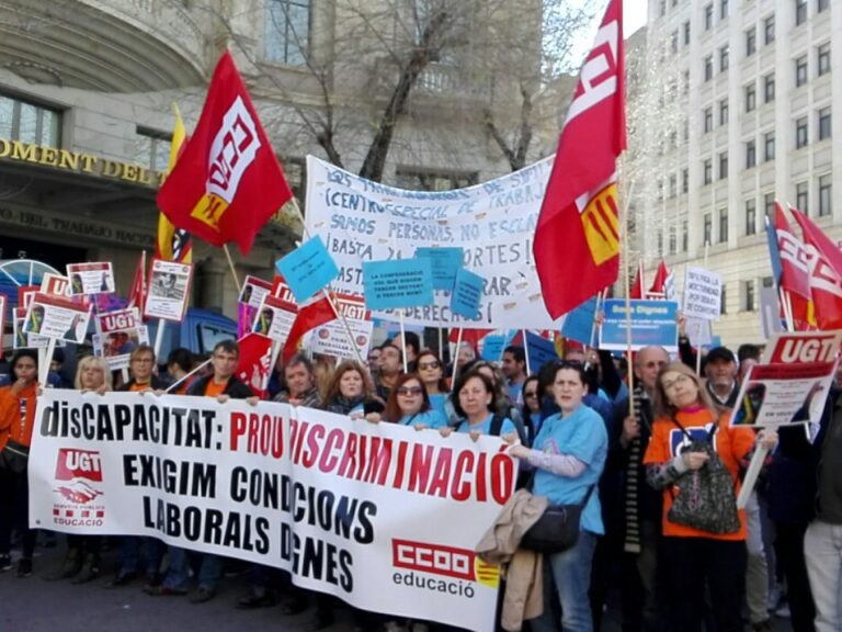 Manifestació dels treballadors amb discapacitat convocada per CCOO i UGT el 10 d'abril de 2018. Foto: CCOO-Catalunya