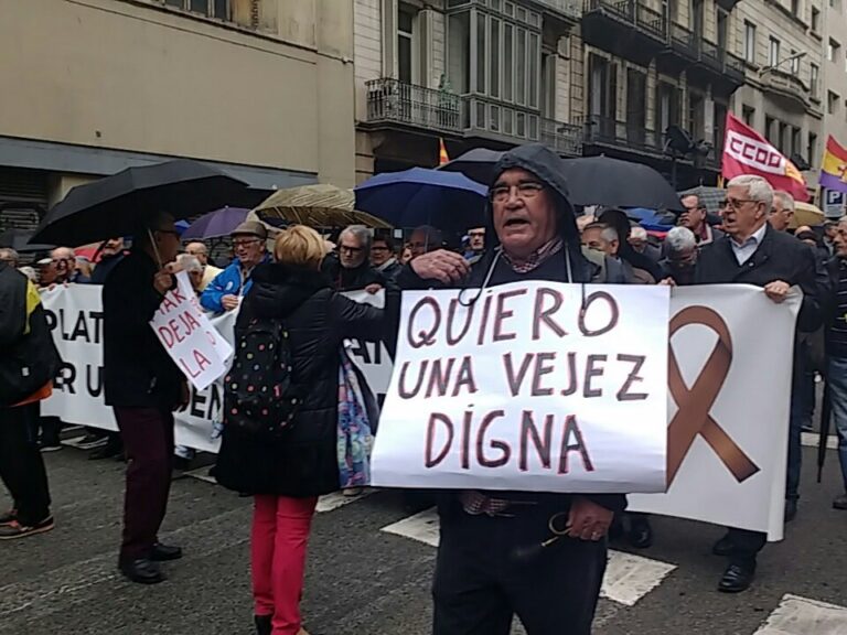 Cartell d'un manifestant en la marxa per les pensions foto: Tomeu Ferrer