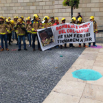 Bombers en la protesta a Plaça de Sant Jaume foto: Tomeu Ferrer