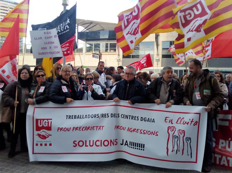 Concentració de treballadors de la DGAIA a les portes de la Seu de Treball