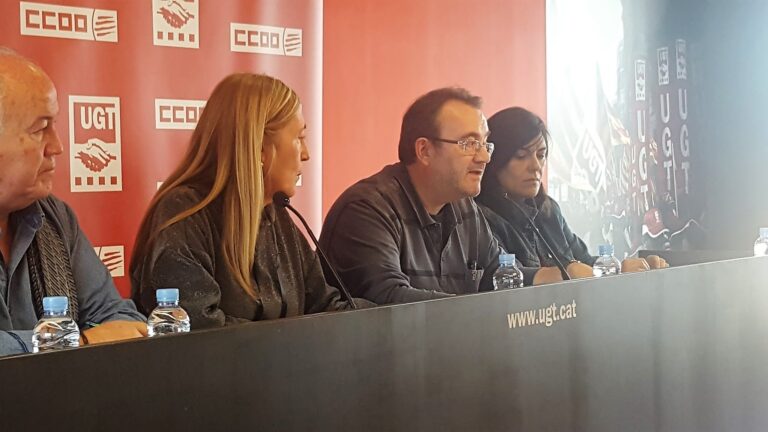 Un moment de la roda de premsa en la qual els representants de CCOO i UGT han anunciat la vaga del 12 de desembre foto CCOO