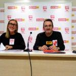 Encarna Fernández (UGT) i Joan Maria Sentís,(CCOO) en la roda de premsa on han explicat el contingut de l'acord