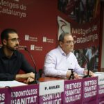 Xavier Lleonart i Patxi Avilés presenten la vaga per als facultatius de la sanitat concertada a la seu de Metges de Catalunya / Carla Benito