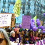 capçalera de la marxa de la tarda amb col·lectius de dones en lluita foto: TF