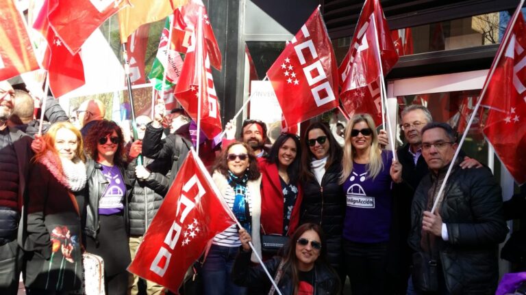 Protesta de treballadors de Caixabank denominada #IndigAcción foto: CCOO