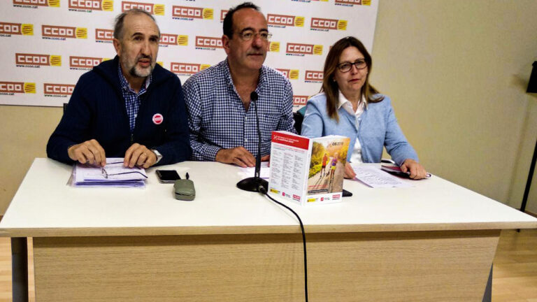 Julián Gutiérrez, Miquel Lluch i Ana Martínez, responsable de la dona de CCOO foto: Tomeu Ferrer