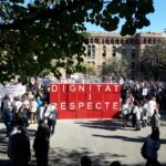 Concentració a les portes del Departament de Salut durant el segon dia de vaga / MC