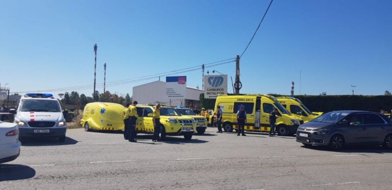 Desplegament de mitjans per atendre els afectats per l'accident de Pobla de Mafumet foto: Tarragona Ràdio