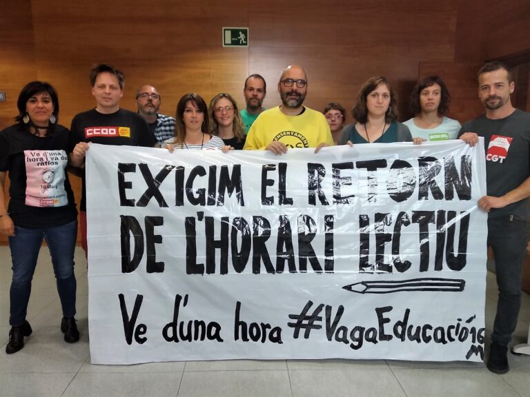 Els sindicalistes d'educació demanen suport dels seus companys i també de la ciutadania foto: CCOO