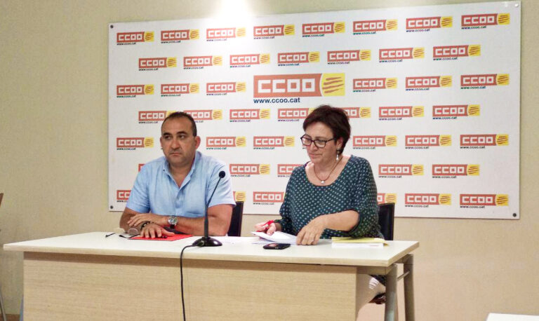 Javier Pacheco i Montse Ros, durant la roda de premsa de CCOO