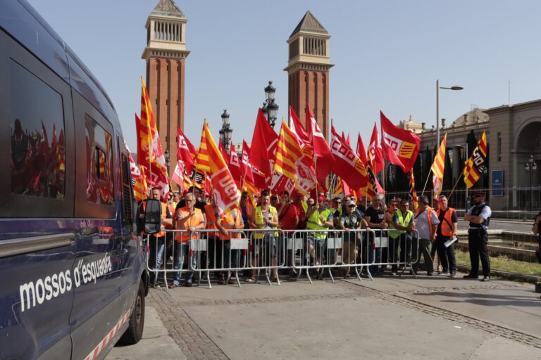 Els treballadors del transport han exterioritzat la seva protesta en la inauguració del Saló Internancional de la Logística (SIL) foto: CCOO