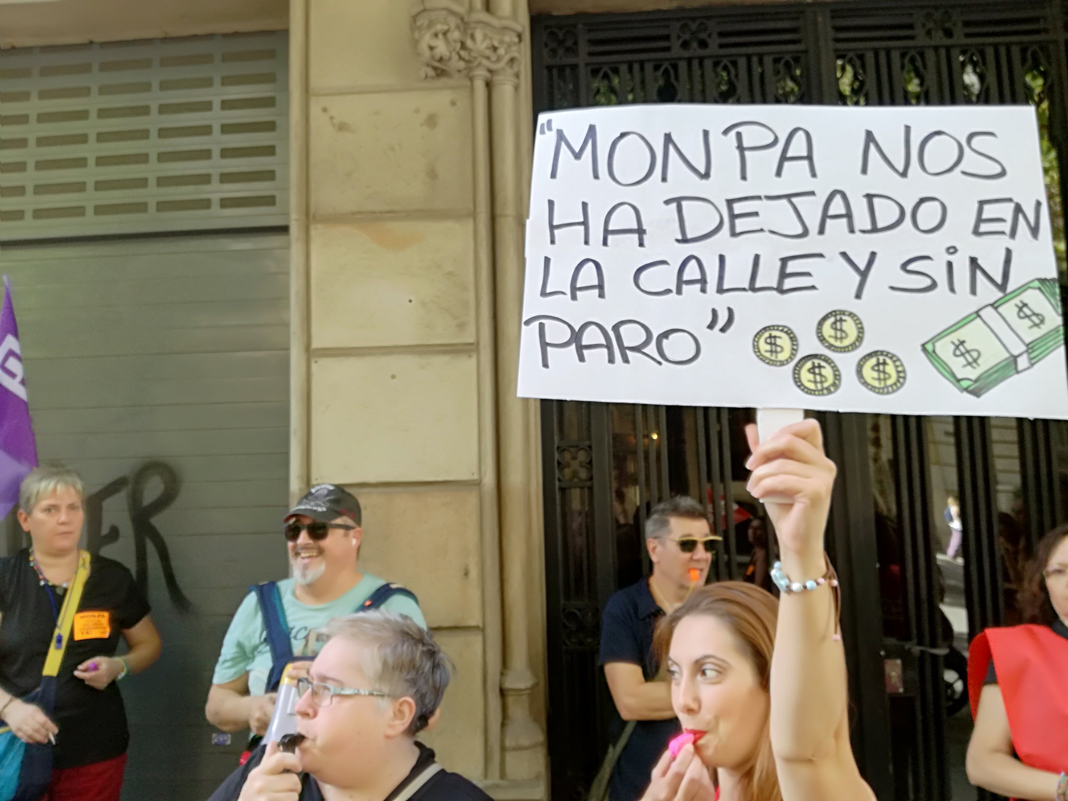 Els treballadors deixen clara la seva opinió respecte a l'empresa Monpa. Foto: CCOO