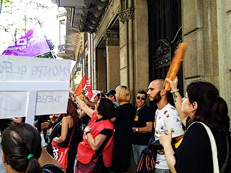 Concentració dels treballadors de MonPa a Barcelona foto: Tomeu Ferrer