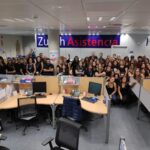 Treballadores de Serviade protesten contra el tancament vestides de negre foto: CGT