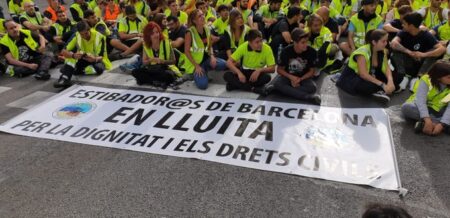 Seguda d'estibadores i estibadors durant la vaga general del 18 O foto IAC