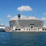El World Trade Center de BArcelona està ubicat al port de la ciutat foto Felix König Wikimedia