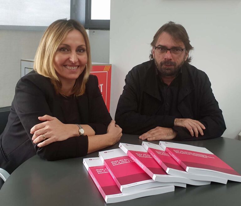 Eva Menor, de la Diputació de Barcelona, junt amb el secretari general de la UGT, Camil Ros, en la presentació del Codi foto: UGT