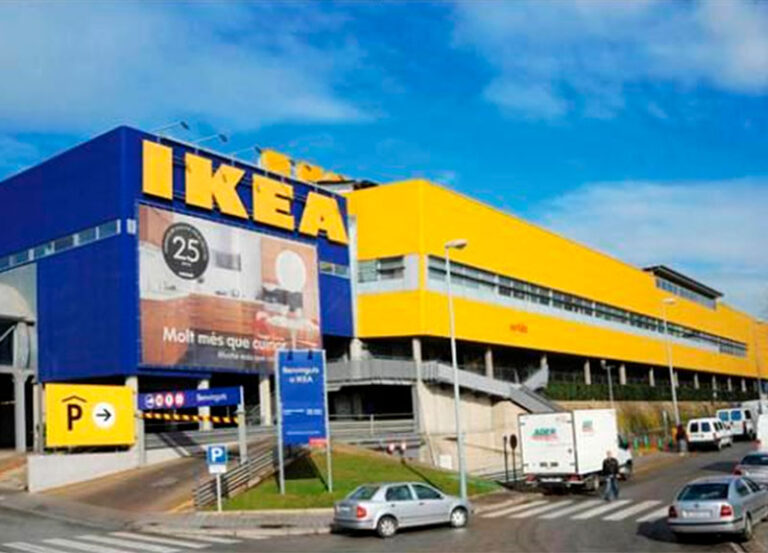 Magatzem d'Ikea a Montigalà, Badalona foto: arxiu