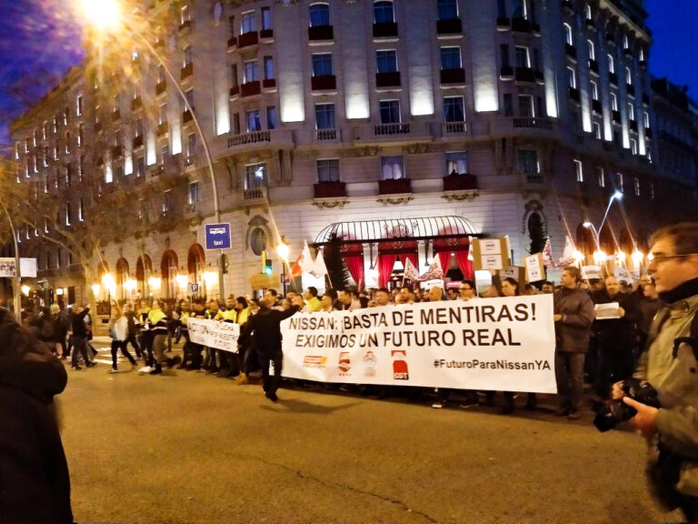 Pas de la manifestació dels treballadors de Nissan per la Gran Via de Barcelona, foto: Tomeu Ferrer