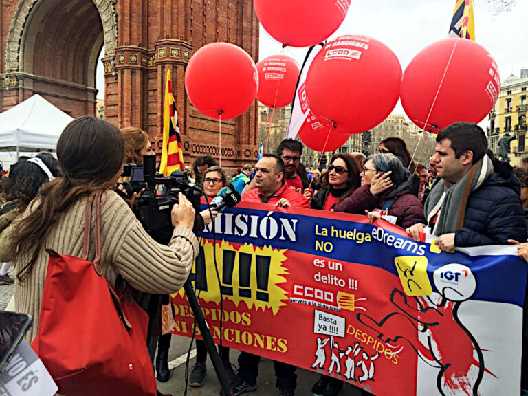 Protesta de treballadors d'IGT contra els acomiadaments foto CCOO