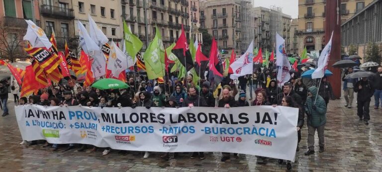 CrònicaSindicats d’Educació en peu de guerra