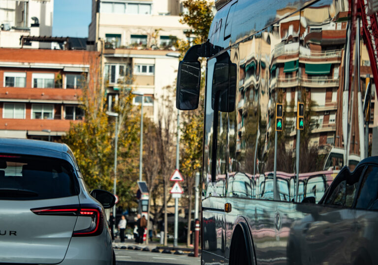 El creixement de l’ocupació i els descomptes als abonaments impulsen les xifres del transport públic