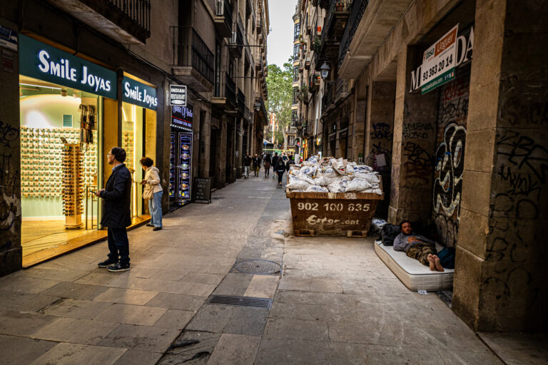 La renda bàsica universal podria reduir desigualtats, reforçar el poder dels treballadors i democratitzar els mercats laborals.